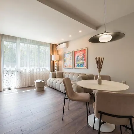 Апартамент Designer 1br Near The Sea Garden, Chayka District Варна