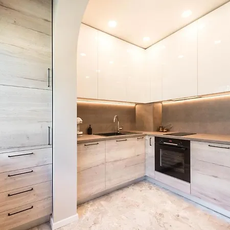 דירה Designer 1br Near The Sea Garden, Chayka District וארנה