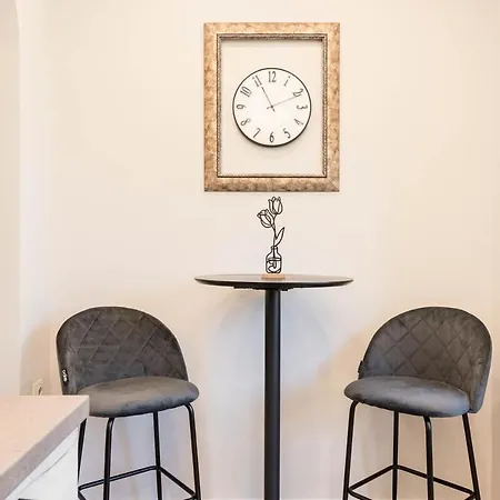 Designer 1br Near The Sea Garden, Chayka District * וארנה