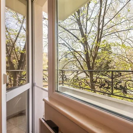 Апартамент Designer 1br Near The Sea Garden, Chayka District Варна